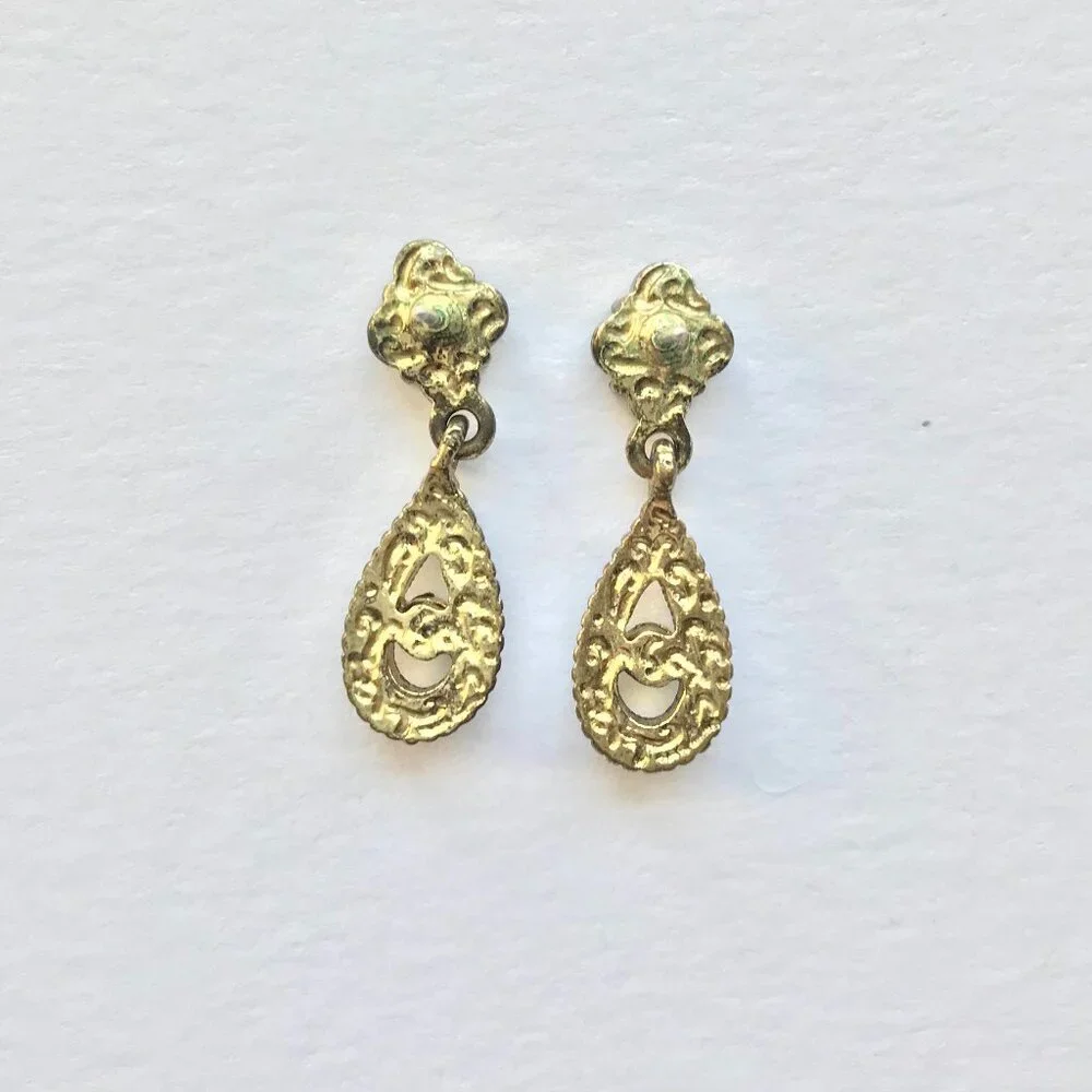Vintage Y2K Green Faceted Stone Black Enamel Gold Tone Drop Earrings